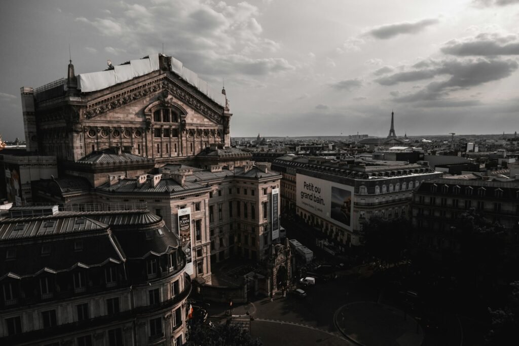 a black and white photo of a cityscape