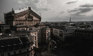 a black and white photo of a cityscape
